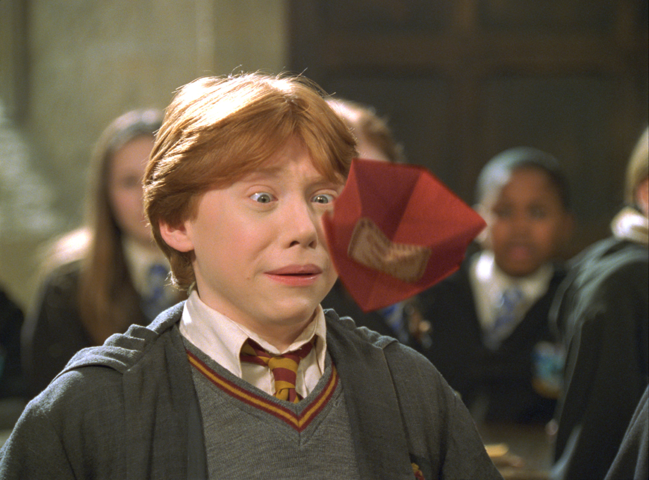 Nome:      RonWeasley_WB_F2_RonWeasleyGettingAHowler_Still_100615_Land.jpg
Visitas:     307
Tamanho:  530,5 KB