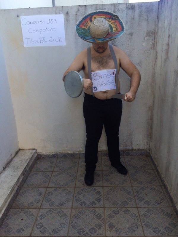 Nome:      4G6YecN.jpg
Visitas:     452
Tamanho:  50,5 KB